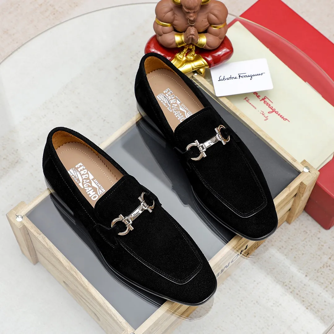 Men's shoes 💰600 🕷🕷🐂【Ferragamo】 Popular fashion casual shoes🇨🇳Official website counter 1:1 production, original mold opening💯Good quality can be seen, imported high-end first-layer pebbled calfskin, water-dyed🐂leather lining🌿very clear texture, high-quality waterproof, non-slip and wear-resistant outsole🎋high quality and low price, truly handmade🍓, 5 colors available! Code number 38-44 (45. To be customized)